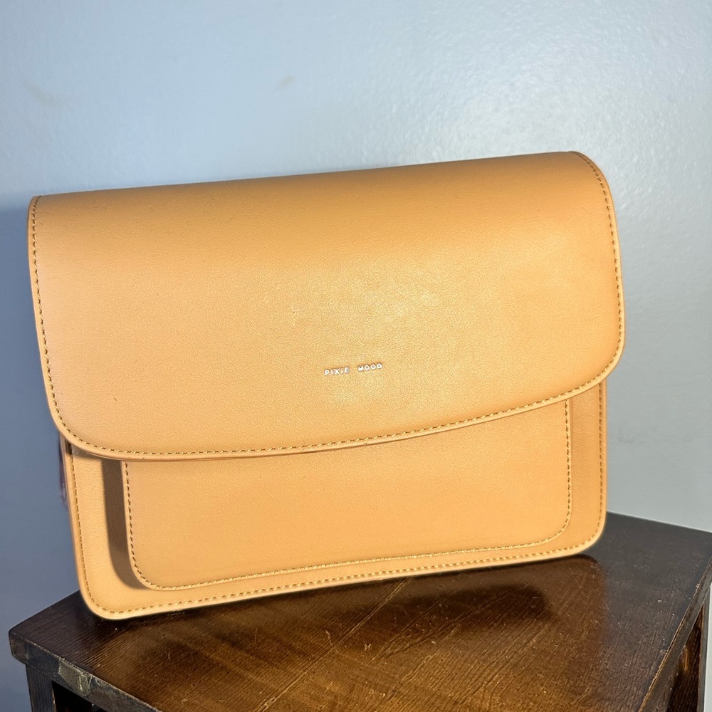 Pixie Mood Zoe crossbody in Honey nwt